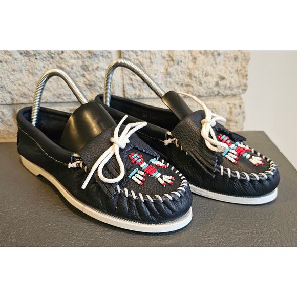 Minnetonka Shoes - Minnetonka Thunderbird II Leather Moccasins Hand-Beaded Fringe Women Sz 8.5
